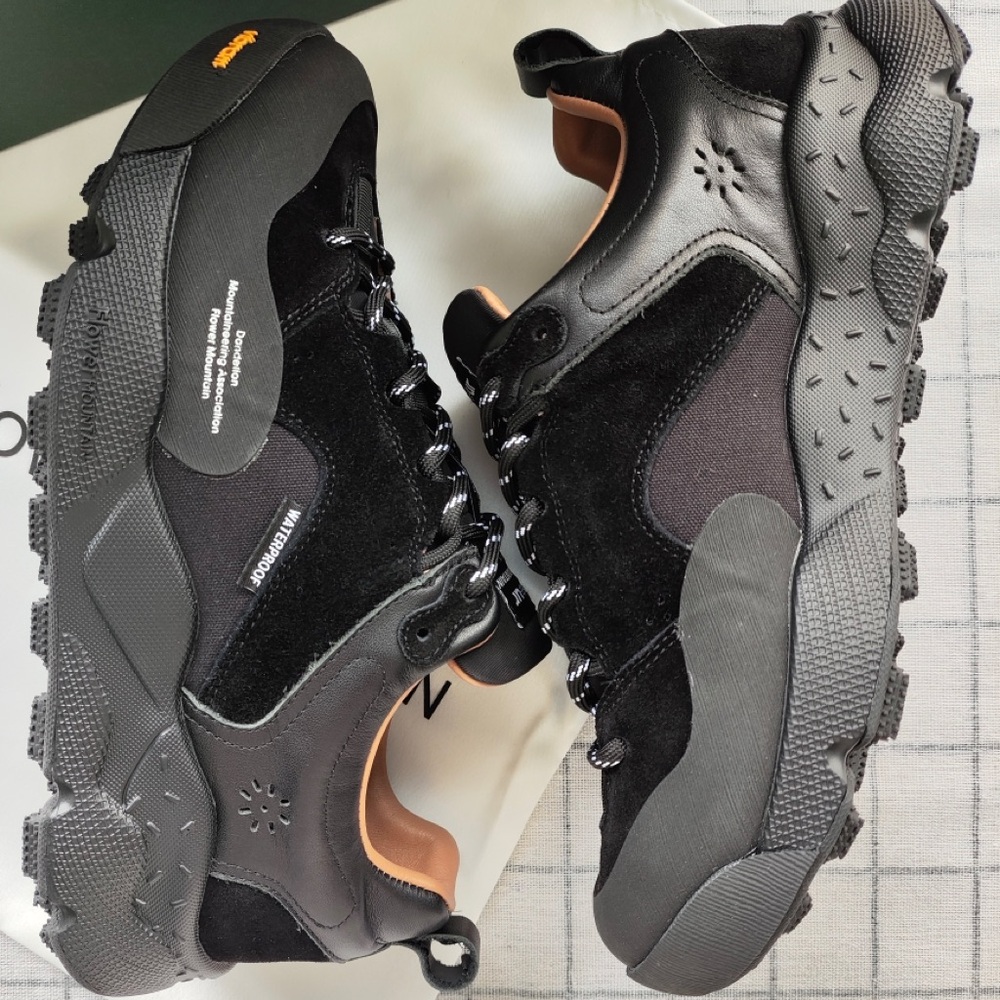Barbour Black Sneakers with Tan Lining - Picture 3 of 7